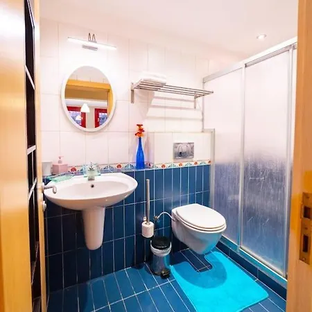 Apartment Little Red - Cihangir Istanbul